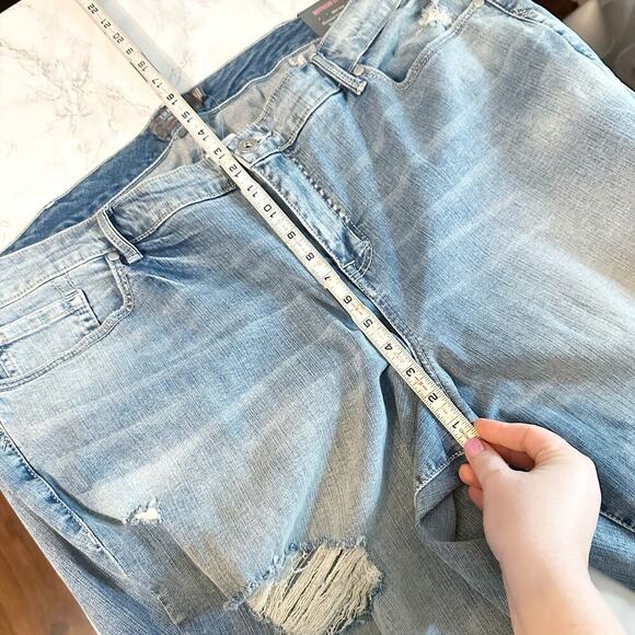 Torrid Boyfriend Straight Blue Jeans No Way Jose Distressing Plus Size 28 - New - Picture 10 of 11